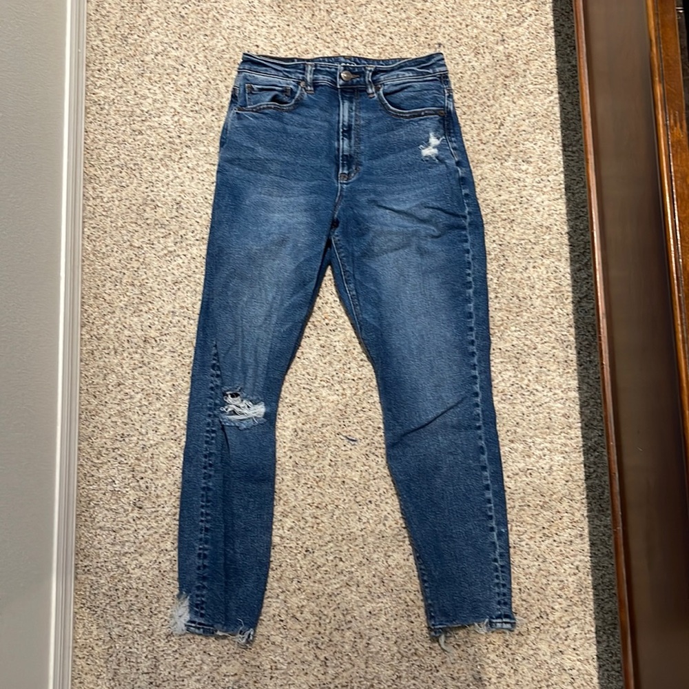 SIZE 6 AE HIGHEST RISE MOM JEAN